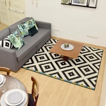 Imola's Place In Downtown By The Danube * Budapest