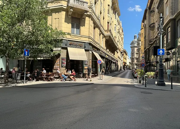 Imola's Place In Downtown By The Danube Budapest